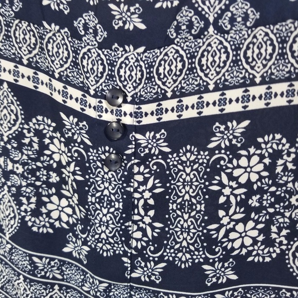 🌲Pink Republic Blouse, blue and white, back slit - Picture 4 of 7